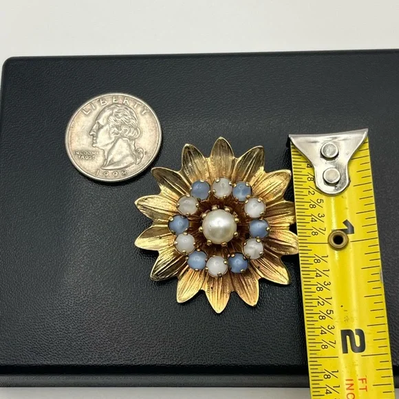 Gold tone blue rhinestone faux pearl flower brooch pin vintage - Picture 8 of 13